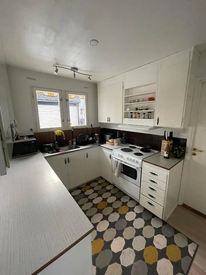 Private Room With Own Entrance Near Airport And City Center! Stockholm Homestay